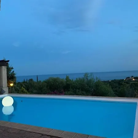 וילה With 4 Bedrooms For 10 People , Sea View Kss Immo Saint-Raphaël