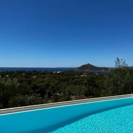 With 4 Bedrooms For 10 People , Sea View Kss Immo וילה Saint-Raphaël